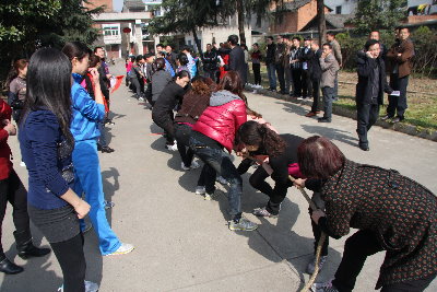 寶業(yè)（集團(tuán)）公司舉行2013年度慶?！叭恕眿D女節(jié)活動(dòng)